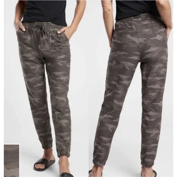 Athleta Women's (Olive) Green Camo Farallon Jogger Size 4 - Picture 1 of 6